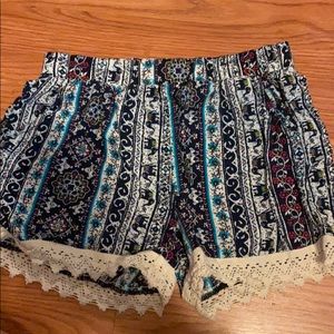 Chic pattern shorts
